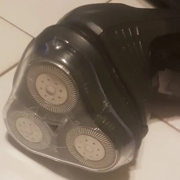 🧔🏻 Remington Electric Razor - Picture 5 of 10